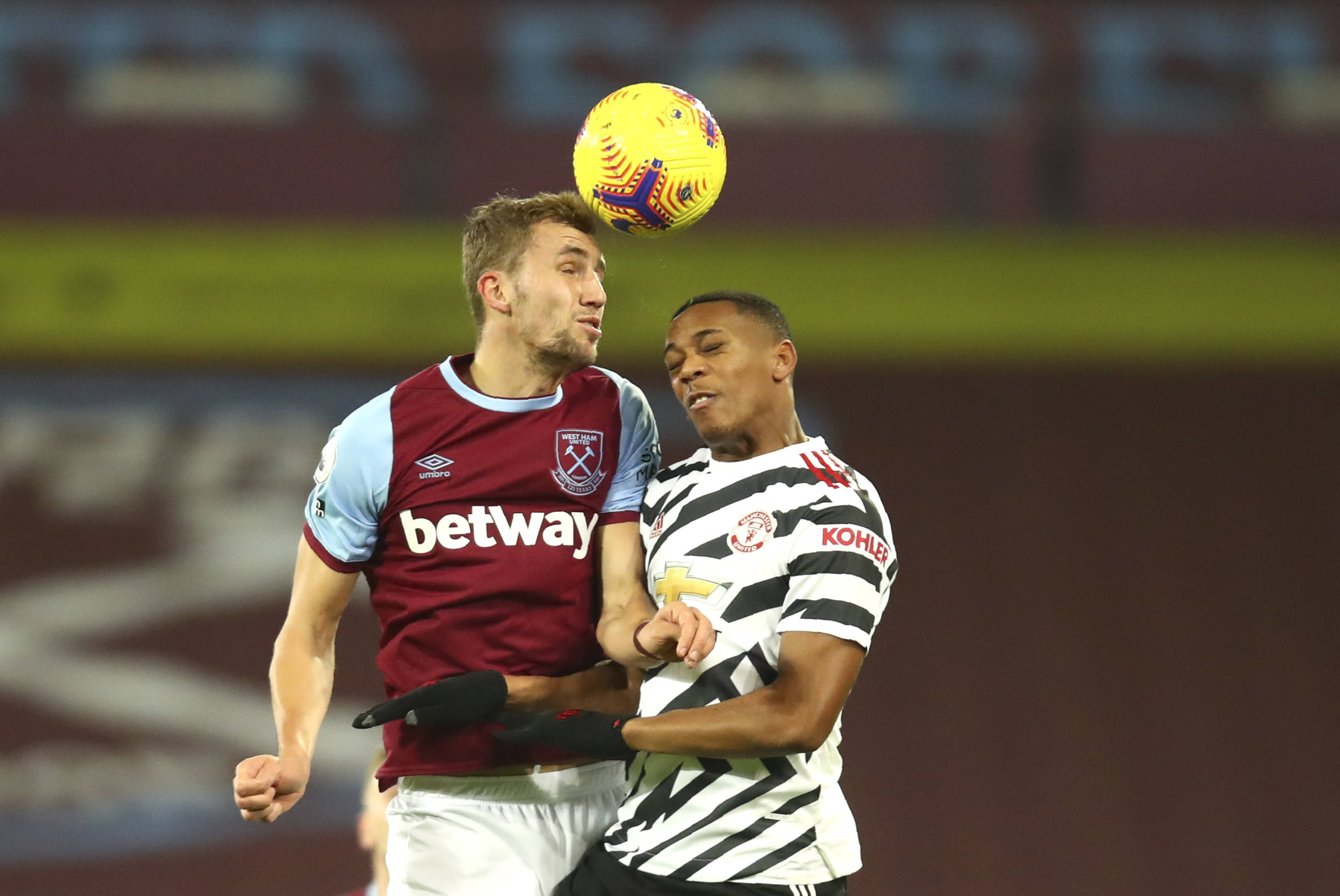 引发球迷不 引发球迷不