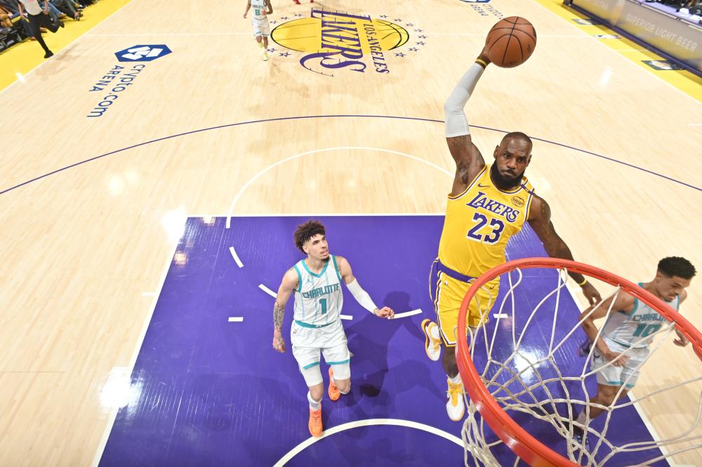 正加冕新的 正加冕新的